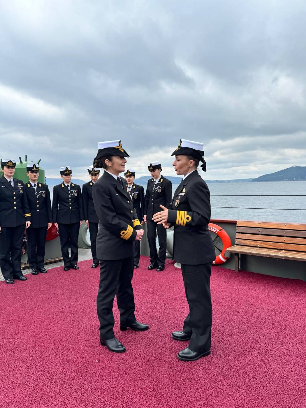 İlk kadın amirali Gökçen Fırat Deniz Harp Okulu öğrencileriyle TCG Nusret'te buluştu 24